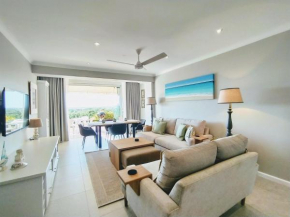 Sara's Upmarket Apartment - Lagoon Views, Patio, Braai & WIFI & DSTV